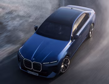 BMW M760e xDrive [Worldwide] (G70) '2026