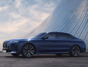 BMW M760e xDrive [Worldwide] (G70) '2026