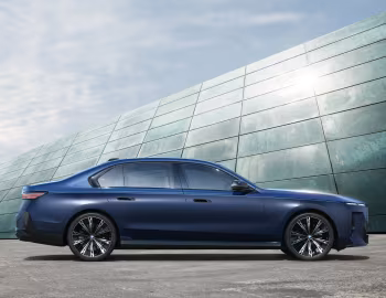 BMW M760e xDrive [Worldwide] (G70) '2026