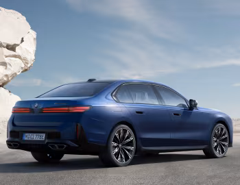 BMW M760e xDrive [Worldwide] (G70) '2026