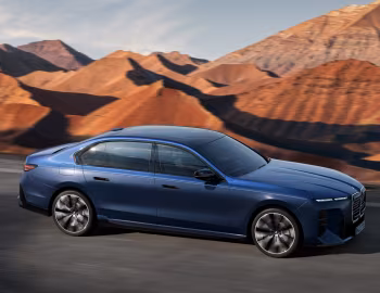 BMW M760e xDrive [Worldwide] (G70) '2026