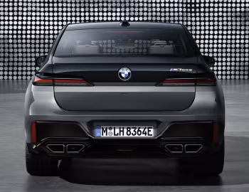 BMW M760e xDrive [Worldwide] (G70) '2022–pr.