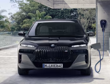 BMW M760e xDrive [Worldwide] (G70) '2022–pr.