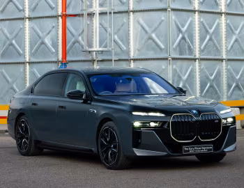 BMW M760e xDrive "Gary Player Signature" (G70) '10.2025