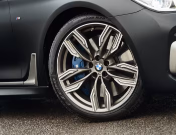 BMW M760Li xDrive [UK-spec] (G12) '2017–19