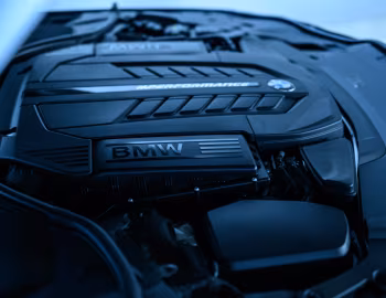 Bajo el capó BMW M760Li xDrive [Japan] (G12) '2019–22