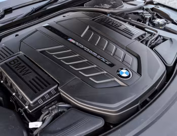 Bajo el capó BMW M760Li xDrive [South Africa] (G12) '2017–19