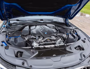 Bajo el capó 2019–22 BMW M850i xDrive Cabrio [North America] (G14) '2019–22
