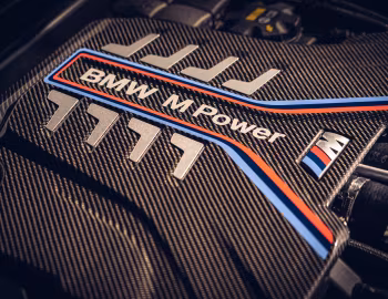 Bajo el capó BMW M8 Competition Cabrio [UK-spec] (F91) '2019–22