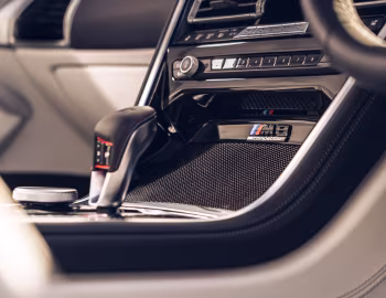 Interior BMW M8 Competition Cabrio [UK-spec] (F91) '2019–22