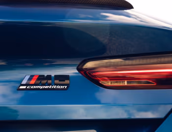 BMW M8 Competition Coupé [UK-spec] (F92) '2019–22