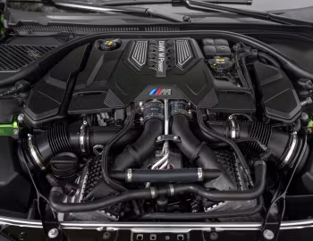 Bajo el capó 2020–22 BMW M8 Competition Coupé [North America] (F92) '2020–22