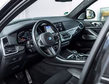 Interior Manhart BMW X5 M50d with Larte Design Carbon (G05) '2023