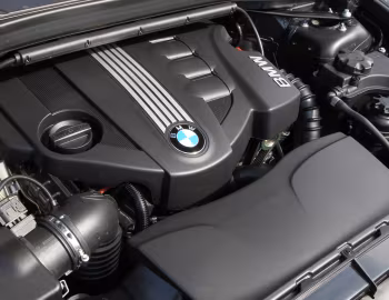 Bajo el capó BMW X1 sDrive18d (E84) '2009–12