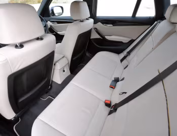 Інтэр'ер BMW X1 xDrive20d [UK-spec] (E84) '2009–12