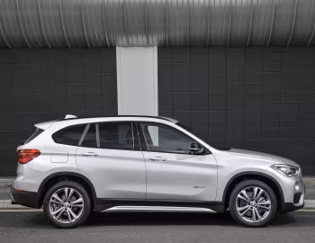 BMW X1 xDrive20d Sport Line [UK-spec] (F48) '2015–19