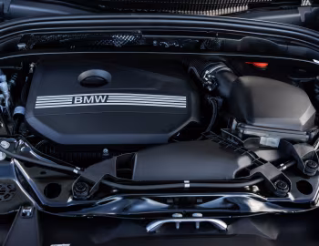 Bajo el capó BMW X1 xDrive23i xLine [UK-spec] (U11) '10.2022–pr.