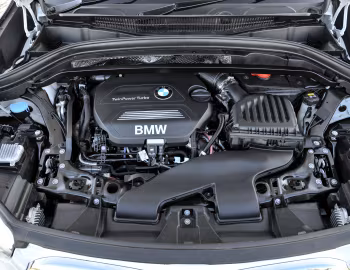 Bajo el capó BMW X1 xDrive25d xLine [UK-spec] (F48) '2015–19