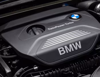 Bajo el capó BMW X1 xDrive25i xLine [Australia] (F48) '2015–19