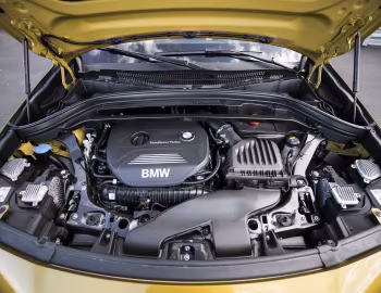 Bajo el capó 2019–23 BMW X2 xDrive28i M Sport X [North America] (F39) '2018–23