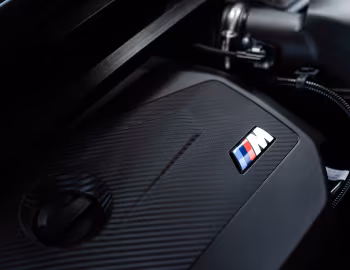 Bajo el capó BMW X2 M35i xDrive [UK-spec] (U10) '2024–pr.