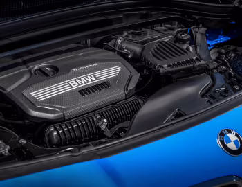 Bajo el capó BMW X2 sDrive20i M Sport [Worldwide] (F39) '2018–23