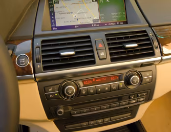 Інтэр'ер 2008–10 BMW X5 4.8i [North America] (E70) '2007–10