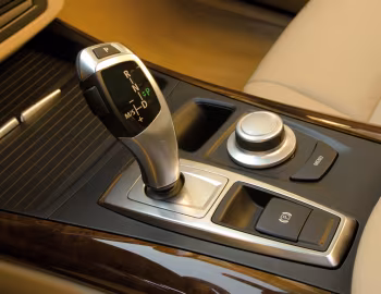 Інтэр'ер 2008–10 BMW X5 4.8i [North America] (E70) '2007–10