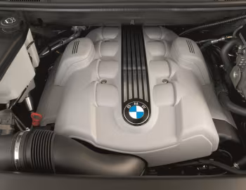 Under the hood BMW X5 4.8is [Worldwide] (E53) '04.2004–09.2006