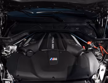 Bajo el capó 2015–18 BMW X5 M [North America] (F85) '12.2014–06.2018