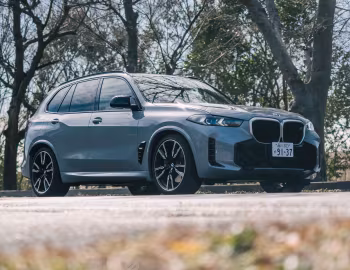 BMW X5 M60i [Japan] (G05) '2023–pr.