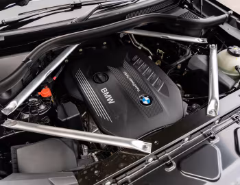 Bajo el capó BMW X5 xDrive30d M Sport [Australia] (G05) '2018–23