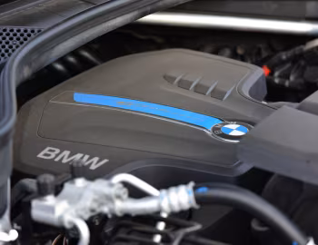 Bajo el capó BMW X5 xDrive40e M Sport [Thailand] (F15) '2016–18