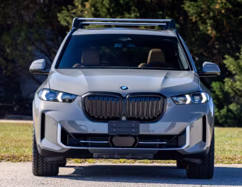 2025–pr. BMW X5 xDrive 40i "Silver Anniversary Edition" [North America] (G05) '2024–pr.