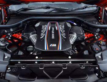 Sous la capuche BMW X6 M Competition [UK-spec] (F96) '2024–pr.