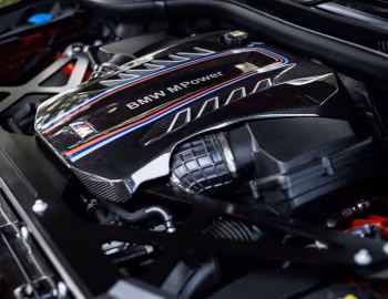 Bajo el capó BMW X6 M Competition [Japan] (F96) '2020–23