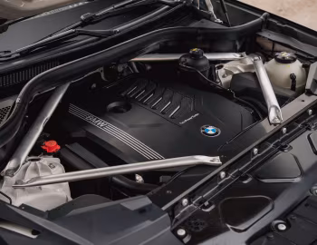 Bajo el capó 2020–23 BMW X6 xDrive40i [North America] (G06) '2019–23