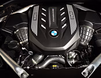 Пад капотам BMW X7 M50i [Worldwide] (G07) '2019–22