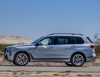 2023–pr. BMW X7 xDrive40i M Sport [North America] (G07) '2022–pr.