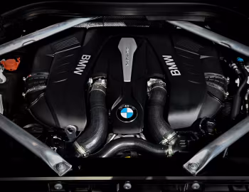 Bajo el capó 2020–22 BMW X7 xDrive50i M Sport [North America] (G07) '2019–22