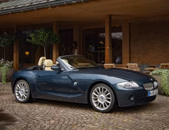 BMW Z4 3.0i Roadster Individual [Worldwide] (E85) '2004–05