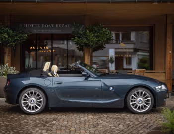 BMW Z4 3.0i Roadster Individual [Worldwide] (E85) '2004–05