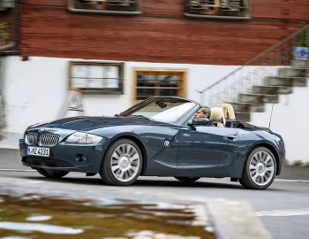 BMW Z4 3.0i Roadster Individual [Worldwide] (E85) '2004–05