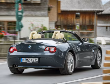BMW Z4 3.0i Roadster Individual [Worldwide] (E85) '2004–05