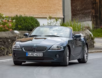 BMW Z4 3.0i Roadster Individual [Worldwide] (E85) '2004–05