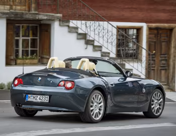 BMW Z4 3.0i Roadster Individual [Worldwide] (E85) '2004–05