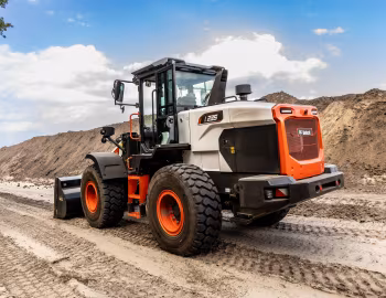 Bobcat L235 [North America] '2025–н.ч.