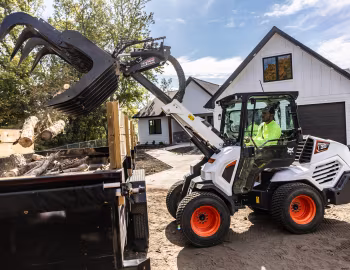 Bobcat L35 [North America] '11.2025–pr.
