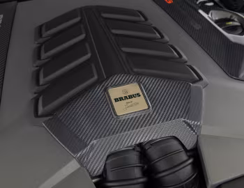 Sob o capô Brabus 900 Superblack '2026