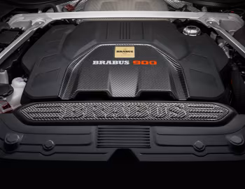 Sob o capô Brabus 900 Superblack '2025–pr.
